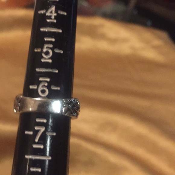 Gorgeous Silver Tone Stone Ring - Picture 2 of 2